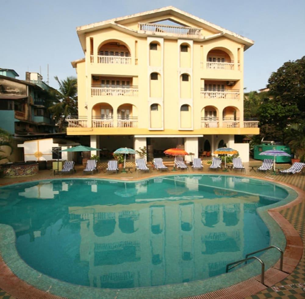 Lambana Resort Calangute Exteriör bild
